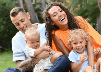 "Notre petit secret" : Tiziri Digne (très) enceinte de son troisième enfant, elle dévoile son baby bump sur un cliché touchant 4 "Notre petit secret" : Tiziri Digne (très) enceinte de son troisième enfant, elle dévoile son baby bump sur un cliché touchant « Notre petit secret » : Tiziri Digne (très) enceinte de son troisième enfant, elle dévoile son baby bump sur un cliché touchant