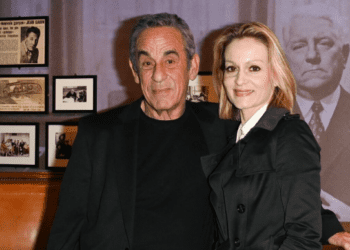 “Honte pour eux !” : Thierry Ardisson et Audrey Crespo-Mara dans la ligne de mire de Christophe Hondelatte 1 “Honte pour eux !” : Thierry Ardisson et Audrey Crespo-Mara dans la ligne de mire de Christophe Hondelatte “Honte pour eux !” : Thierry Ardisson et Audrey Crespo-Mara dans la ligne de mire de Christophe Hondelatte