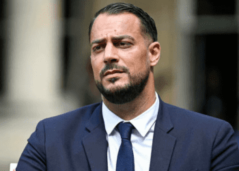 « Mes enfants, je les ai perdus » : Sébastien Delogu se confie sur sa vie privée 18 « Mes enfants, je les ai perdus » : Sébastien Delogu se confie sur sa vie privée « Mes enfants, je les ai perdus » : Sébastien Delogu se confie sur sa vie privée