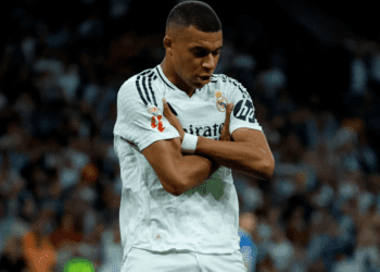 Real Madrid : pourquoi Kylian Mbappé a-t-il été interdit d’assister au derby contre l’Atlético depuis les tribunes ? 10 Real Madrid : pourquoi Kylian Mbappé a-t-il été interdit d’assister au derby contre l’Atlético depuis les tribunes ? Real Madrid : pourquoi Kylian Mbappé a-t-il été interdit d’assister au derby contre l’Atlético depuis les tribunes ?