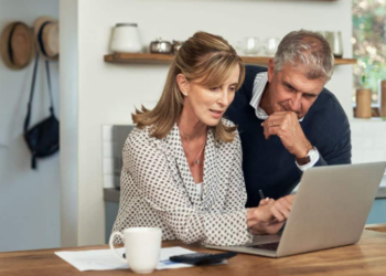 Minimum vieillesse : les héritiers doivent-ils rembourser l’ASPA versée à leur parent âgé ?