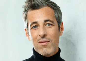 Michael Goldman : le directeur de la Star Academy fait de rares et surprenantes confidences sur ses parents