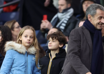 “Il n’est pas décédé” : après l’inquiétude, Giulia Sarkozy fait une mise au point 16 “Il n’est pas décédé” : après l’inquiétude, Giulia Sarkozy fait une mise au point “Il n’est pas décédé” : après l’inquiétude, Giulia Sarkozy fait une mise au point