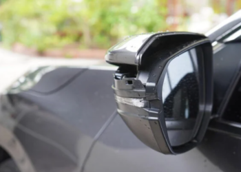 Arnaque au rétroviseur : comment éviter cette escroquerie qui peut vous coûter cher ?