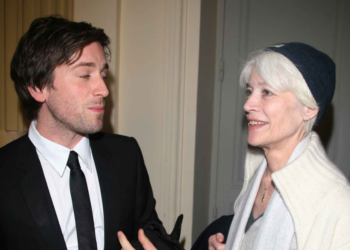 Françoise Hardy : Thomas Dutronc gêné sur Canal+, il s’extirpe habillement d’une question intime 15 Françoise Hardy : Thomas Dutronc gêné sur Canal+, il s’extirpe habillement d’une question intime Françoise Hardy : Thomas Dutronc gêné sur Canal+, il s’extirpe habillement d’une question intime