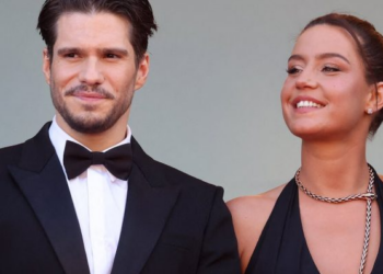 "C'est quoi cette... ?" : François Civil interrogé sur Adèle Exarchopoulos, sa réaction est sans appel 10 "C'est quoi cette... ?" : François Civil interrogé sur Adèle Exarchopoulos, sa réaction est sans appel « C’est quoi cette… ? » : François Civil interrogé sur Adèle Exarchopoulos, sa réaction est sans appel