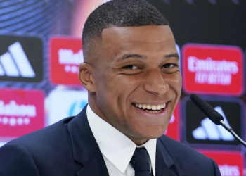 Kylian Mbappé sur son rôle de père : "Pour mon fils, ce sera différent" 11 Kylian Mbappé sur son rôle de père : "Pour mon fils, ce sera différent" Kylian Mbappé sur son rôle de père : « Pour mon fils, ce sera différent »