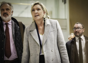 Procès des assistants du RN : « Y a zéro preuve », martèle Marine Le Pen à la barre 14 Procès des assistants du RN : « Y a zéro preuve », martèle Marine Le Pen à la barre Procès des assistants du RN : « Y a zéro preuve », martèle Marine Le Pen à la barre