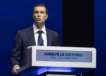 Vincent Bolloré mettrait les bouchées double pour promouvoir le livre de Jordan Bardella 13 Vincent Bolloré mettrait les bouchées double pour promouvoir le livre de Jordan Bardella Vincent Bolloré mettrait les bouchées double pour promouvoir le livre de Jordan Bardella