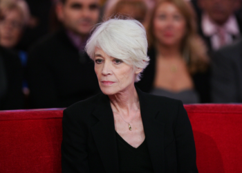 Françoise Hardy et Jacques Dutronc : à quoi ressemble leur sublime villa en Corse ? 16 Françoise Hardy et Jacques Dutronc : à quoi ressemble leur sublime villa en Corse ? Françoise Hardy et Jacques Dutronc : à quoi ressemble leur sublime villa en Corse ?