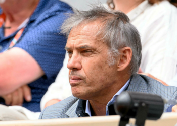 Guerre d’héritage chez les Belmondo : ce SMS de Paul qui en dit long sur les tensions avec Florence et Stella 14 Guerre d’héritage chez les Belmondo : ce SMS de Paul qui en dit long sur les tensions avec Florence et Stella Guerre d’héritage chez les Belmondo : ce SMS de Paul qui en dit long sur les tensions avec Florence et Stella