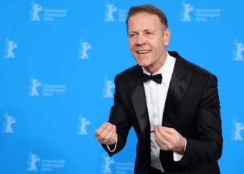 "Pas que Depardieu..." : Rocco Siffredi en plein dérapage ? Il choque Jordan De Luxe en évoquant des parties fines 5 "Pas que Depardieu..." : Rocco Siffredi en plein dérapage ? Il choque Jordan De Luxe en évoquant des parties fines « Pas que Depardieu… » : Rocco Siffredi en plein dérapage ? Il choque Jordan De Luxe en évoquant des parties fines