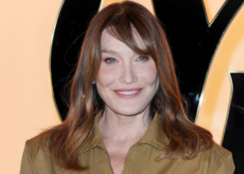 "Merci pour tout ce bonheur" : Carla Bruni adresse une tendre déclaration d’amour à sa fille Giulia qui célèbre ses 13 ans 3 "Merci pour tout ce bonheur" : Carla Bruni adresse une tendre déclaration d’amour à sa fille Giulia qui célèbre ses 13 ans « Merci pour tout ce bonheur » : Carla Bruni adresse une tendre déclaration d’amour à sa fille Giulia qui célèbre ses 13 ans