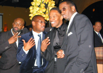 P. Diddy : un lien avec Jamie Foxx ? Cet “empoisonnement” évoqué par un proche 6 P. Diddy : un lien avec Jamie Foxx ? Cet “empoisonnement” évoqué par un proche P. Diddy : un lien avec Jamie Foxx ? Cet “empoisonnement” évoqué par un proche