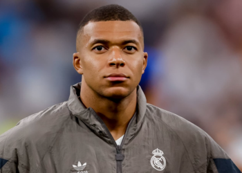 Affaire Mbappé: "Son équipe le surveillait en permanence", le témoignage d’une participante aux soirées privées de l’attaquant français à Stockholm 17 Affaire Mbappé: "Son équipe le surveillait en permanence", le témoignage d’une participante aux soirées privées de l’attaquant français à Stockholm Affaire Mbappé: « Son équipe le surveillait en permanence », le témoignage d’une participante aux soirées privées de l’attaquant français à Stockholm