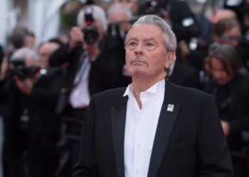 Mort d’Alain Delon : quel avenir pour sa maison de Douchy ? Alain-Fabien a sa petite idée 3 Mort d’Alain Delon : quel avenir pour sa maison de Douchy ? Alain-Fabien a sa petite idée Mort d’Alain Delon : quel avenir pour sa maison de Douchy ? Alain-Fabien a sa petite idée