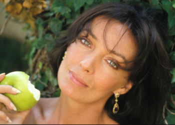 Marie Laforêt, sa fille Debora s’exprime malgré leurs relations parfois compliquées : “J’ai envie que les gens sachent…”