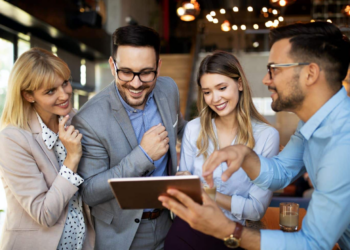 Ces métiers avec évolution possible dont les salariés touchent le SMIC en 2024 12 Ces métiers avec évolution possible dont les salariés touchent le SMIC en 2024 Ces métiers avec évolution possible dont les salariés touchent le SMIC en 2024