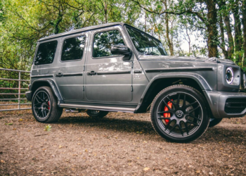 Var : macabre découverte dans une voiture stationnée depuis plusieurs jours 2 Var : macabre découverte dans une voiture stationnée depuis plusieurs jours Var : macabre découverte dans une voiture stationnée depuis plusieurs jours