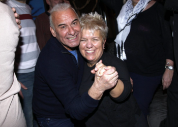 "Je l'ai attrapée" : Michel Fugain cash sur ses rapports avec Mimie Mathy au début de sa carrière 5 "Je l'ai attrapée" : Michel Fugain cash sur ses rapports avec Mimie Mathy au début de sa carrière « Je l’ai attrapée » : Michel Fugain cash sur ses rapports avec Mimie Mathy au début de sa carrière
