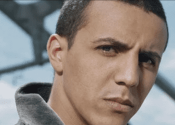 Faudel transformé : une nouvelle vidéo du chanteur star des années 2000 choque les internautes qui ne le reconnaissent pas