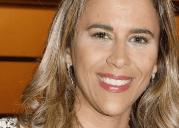 Sarah Saldmann soutenue par la star montante de CNews et Europe 1, Eliot Deval, et Eric Antoine pour son film Au boulot !