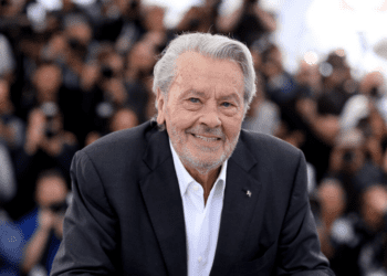 Alain Delon bisexuel ? Cette confidence de Romy Schneider qui n’avait jamais été dévoilée