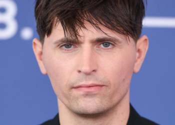 Biopic sur Johnny Hallyday : le producteur fait une annonce de dernière minute concernant Raphaël Quenard 17 Biopic sur Johnny Hallyday : le producteur fait une annonce de dernière minute concernant Raphaël Quenard Biopic sur Johnny Hallyday : le producteur fait une annonce de dernière minute concernant Raphaël Quenard