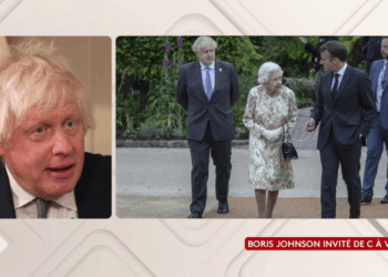 Brigitte et Emmanuel Macron : ce que disait Elizabeth II de leur écart d’âge en privé, Boris Johnson vend la mèche 4 Brigitte et Emmanuel Macron : ce que disait Elizabeth II de leur écart d’âge en privé, Boris Johnson vend la mèche Brigitte et Emmanuel Macron : ce que disait Elizabeth II de leur écart d’âge en privé, Boris Johnson vend la mèche