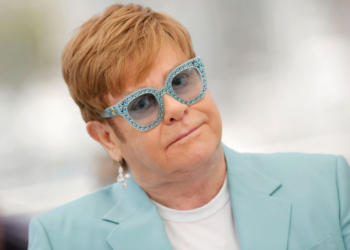 « Je ne vois plus rien » : Elton John obligé de repousser son prochain album en raison de ses problèmes de vue