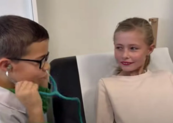 Afin d’attirer un généraliste dans leur désert médical, ces enfants ont eu une idée de génie