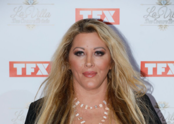 "Suite à un mauvais diagnostic..." : Loana métamorphosée, elle partage une photo d'elle à 150 kilos 18 "Suite à un mauvais diagnostic..." : Loana métamorphosée, elle partage une photo d'elle à 150 kilos « Suite à un mauvais diagnostic… » : Loana métamorphosée, elle partage une photo d’elle à 150 kilos