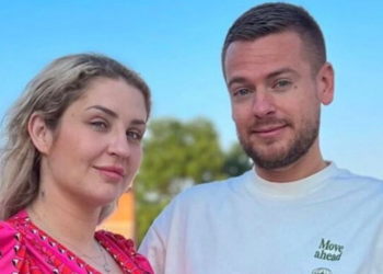 "C'est une amitié qui prend fin" : Amandine Pellissard et Jeremstar fâchés, ils règlent leurs comptes sur les réseaux sociaux 13 "C'est une amitié qui prend fin" : Amandine Pellissard et Jeremstar fâchés, ils règlent leurs comptes sur les réseaux sociaux « C’est une amitié qui prend fin » : Amandine Pellissard et Jeremstar fâchés, ils règlent leurs comptes sur les réseaux sociaux