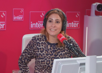 « Les femmes pètent » : Léa Salamé se lâche sur France Inter en pleine interview avec Noémie Merlant