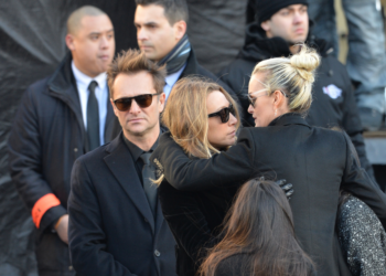 Obsèques de Johnny Hallyday : “rien compris à cette journée…”, Laura Smet n’y va pas avec le dos de la cuillère