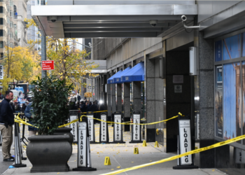 Me*rtre d’un des plus grands patrons américains en pleine rue à New York : ce message inscrit sur les balles qui l’ont aba*tu