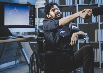 AAH : bonne nouvelle pour les bénéficiaires, un revenu d’activité désormais cumulable après 62 ans, voici ce qui change