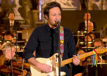 "Pour ceux qui demandent" : Vianney répond à un doute des internautes après sa prestation à Notre-Dame 1 "Pour ceux qui demandent" : Vianney répond à un doute des internautes après sa prestation à Notre-Dame « Pour ceux qui demandent » : Vianney répond à un doute des internautes après sa prestation à Notre-Dame