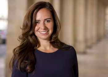 "Moi je suis raciste ?" : Sarah Knafo ulcérée par Manon Aubry, ça a chauffé sur BFMTV ! 8 "Moi je suis raciste ?" : Sarah Knafo ulcérée par Manon Aubry, ça a chauffé sur BFMTV ! « Moi je suis raciste ? » : Sarah Knafo ulcérée par Manon Aubry, ça a chauffé sur BFMTV !