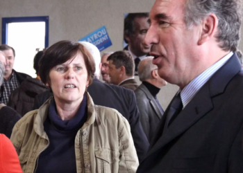 François Bayrou nouveau Premier ministre : qui est Elisabeth, sa femme depuis plus de 50 ans ? 1 François Bayrou nouveau Premier ministre : qui est Elisabeth, sa femme depuis plus de 50 ans ? François Bayrou nouveau Premier ministre : qui est Elisabeth, sa femme depuis plus de 50 ans ?