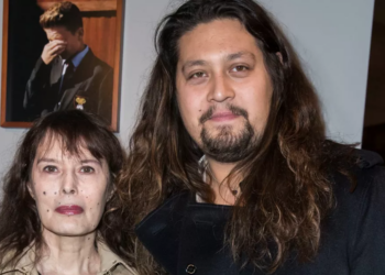 Lulu Gainsbourg a changé de nom : cet homme politique qui l’a aidé "en urgence” 17 Lulu Gainsbourg a changé de nom : cet homme politique qui l’a aidé "en urgence” Lulu Gainsbourg a changé de nom : cet homme politique qui l’a aidé « en urgence”