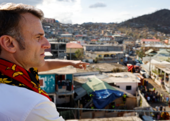 "Vous êtes contents d'être en France!": à Mayotte, Macron "s'énerve" face aux sinistrés du cyclone 7 "Vous êtes contents d'être en France!": à Mayotte, Macron "s'énerve" face aux sinistrés du cyclone « Vous êtes contents d’être en France! »: à Mayotte, Macron « s’énerve » face aux sinistrés du cyclone