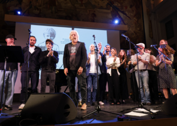 “Je me suis fait virer de l’avion parce que…” : Renaud a dû continuer sa route seul avec Cerise en pleine tournée 18 “Je me suis fait virer de l’avion parce que…” : Renaud a dû continuer sa route seul avec Cerise en pleine tournée “Je me suis fait virer de l’avion parce que…” : Renaud a dû continuer sa route seul avec Cerise en pleine tournée
