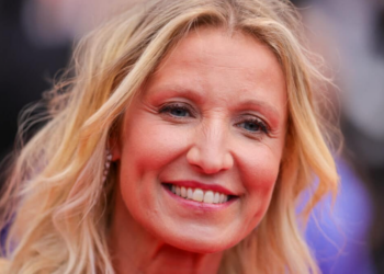 Vous allez être impressionnés par la maison d'Alexandra Lamy dans les Cévennes, un sas de décompression avec une vue incroyable 6 Vous allez être impressionnés par la maison d'Alexandra Lamy dans les Cévennes, un sas de décompression avec une vue incroyable Vous allez être impressionnés par la maison d’Alexandra Lamy dans les Cévennes, un sas de décompression avec une vue incroyable