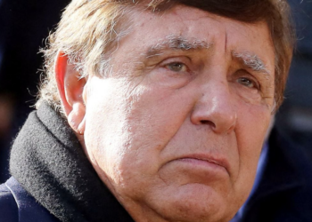 Juste avant Noël, Jean-Pierre Foucault annonce la disparition d’une amie, fille d’un puissant patron 10 Juste avant Noël, Jean-Pierre Foucault annonce la disparition d’une amie, fille d’un puissant patron Juste avant Noël, Jean-Pierre Foucault annonce la disparition d’une amie, fille d’un puissant patron