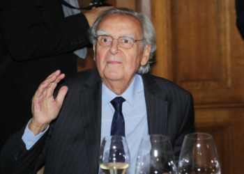 "J’ai beaucoup pleuré" : la fille de Bernard Pivot en dit beaucoup sur l’homme qu’il était 9 "J’ai beaucoup pleuré" : la fille de Bernard Pivot en dit beaucoup sur l’homme qu’il était « J’ai beaucoup pleuré » : la fille de Bernard Pivot en dit beaucoup sur l’homme qu’il était