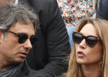 Laura Smet, un Noël bien entourée ! Elle pose comme rarement avec son mari Raphaël Lancrey Javal, le duo rayonne 11 Laura Smet, un Noël bien entourée ! Elle pose comme rarement avec son mari Raphaël Lancrey Javal, le duo rayonne Laura Smet, un Noël bien entourée ! Elle pose comme rarement avec son mari Raphaël Lancrey Javal, le duo rayonne