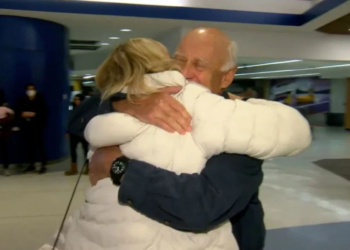 Un miracle de Noël : un homme rencontre ses frères et sœurs biologiques 75 ans après avoir été adopté 4 Un miracle de Noël : un homme rencontre ses frères et sœurs biologiques 75 ans après avoir été adopté Un miracle de Noël : un homme rencontre ses frères et sœurs biologiques 75 ans après avoir été adopté