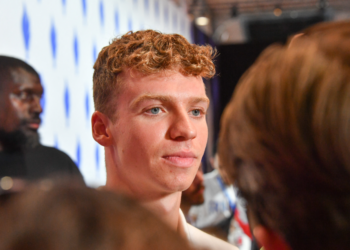 Léon Marchand : “il en avait marre…” : loin de la pression médiatique, le nageur phare des JO de Paris est plus épanoui 1 Léon Marchand : “il en avait marre…” : loin de la pression médiatique, le nageur phare des JO de Paris est plus épanoui Léon Marchand : “il en avait marre…” : loin de la pression médiatique, le nageur phare des JO de Paris est plus épanoui