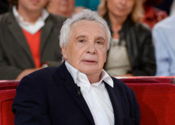 Michel Sardou brouillé avec sa fille ? Cynthia donne le fond de sa pensée, "en conflit…" 2 Michel Sardou brouillé avec sa fille ? Cynthia donne le fond de sa pensée, "en conflit…" Michel Sardou brouillé avec sa fille ? Cynthia donne le fond de sa pensée, « en conflit… »